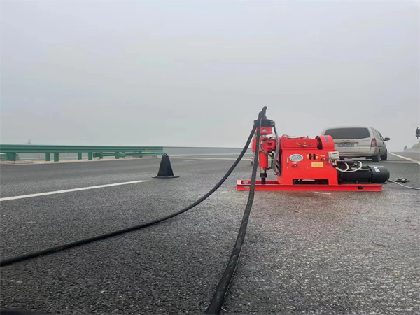 通城马路路基路面开裂下沉注浆加固灌浆